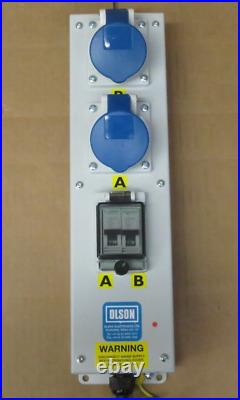 Olson 2 Way 32A 2x 16A IEC60309 2x 16A Circuit Breaker 1 Phase PDU 16A/2B/2CB/32